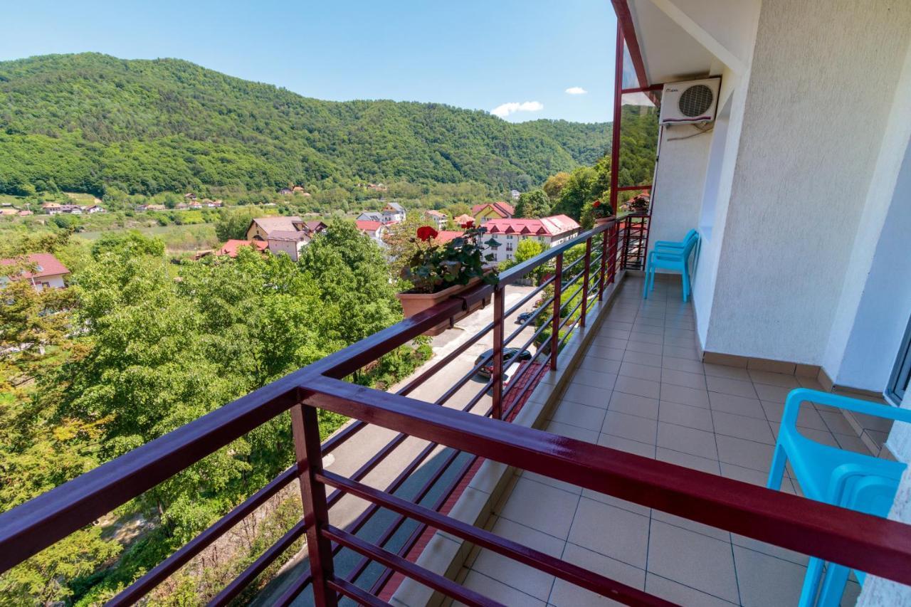 Hotel Orizont Calimanesti Exterior foto