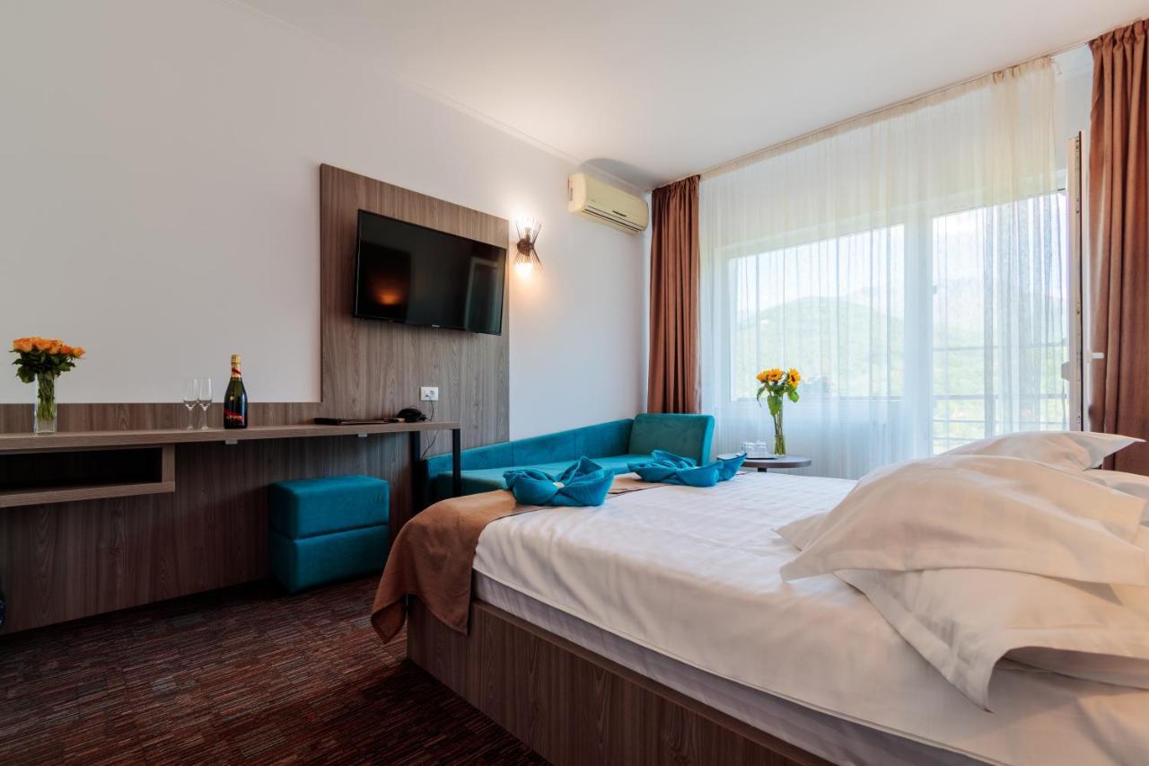 Hotel Orizont Calimanesti Exterior foto