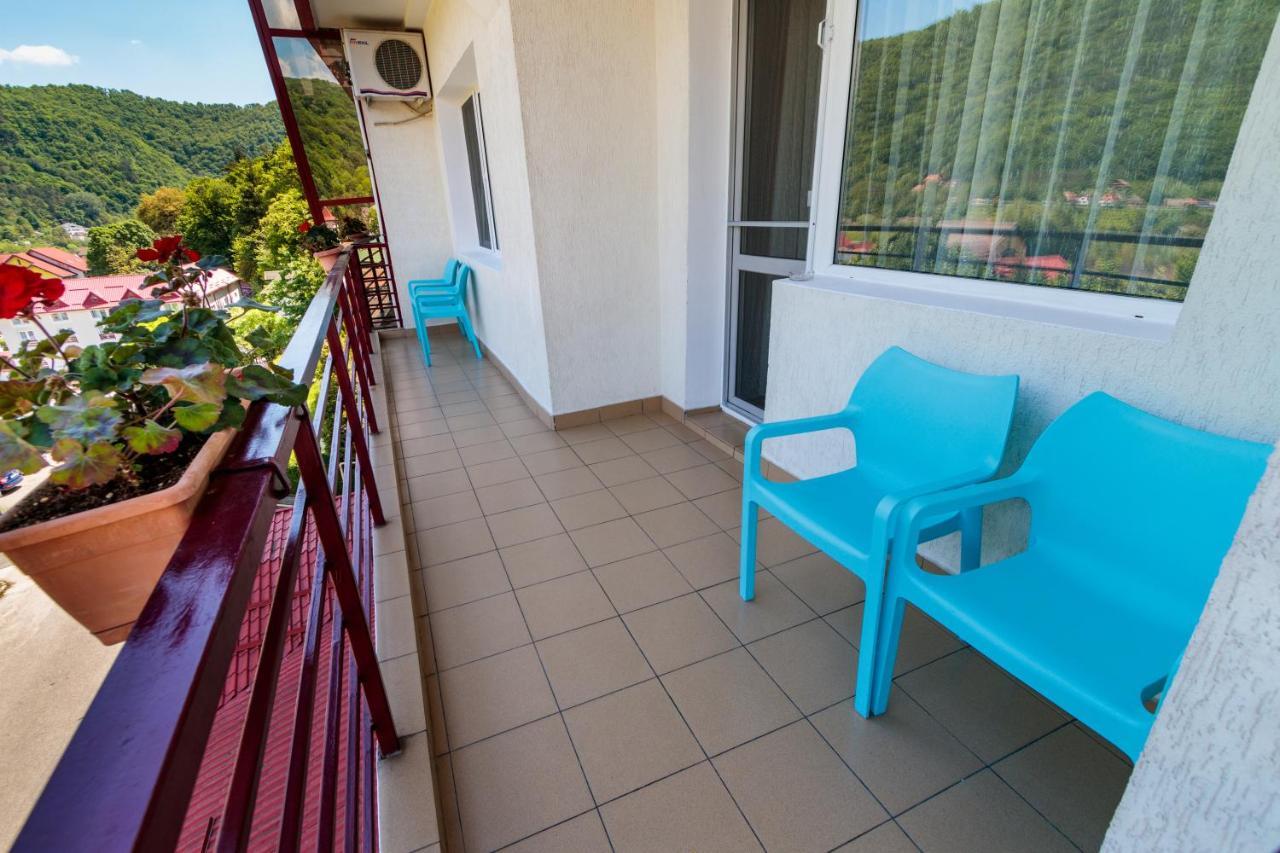 Hotel Orizont Calimanesti Exterior foto