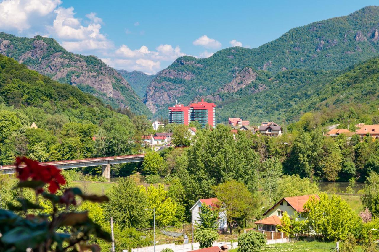 Hotel Orizont Calimanesti Exterior foto