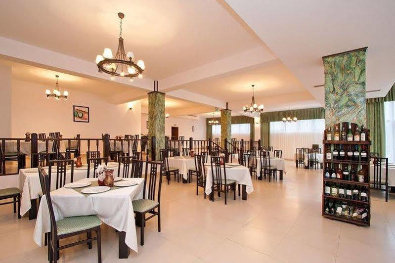 Hotel Orizont Calimanesti Exterior foto