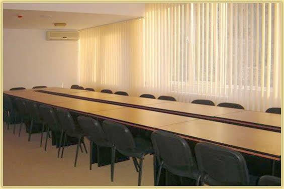Hotel Orizont Calimanesti Facilidades foto